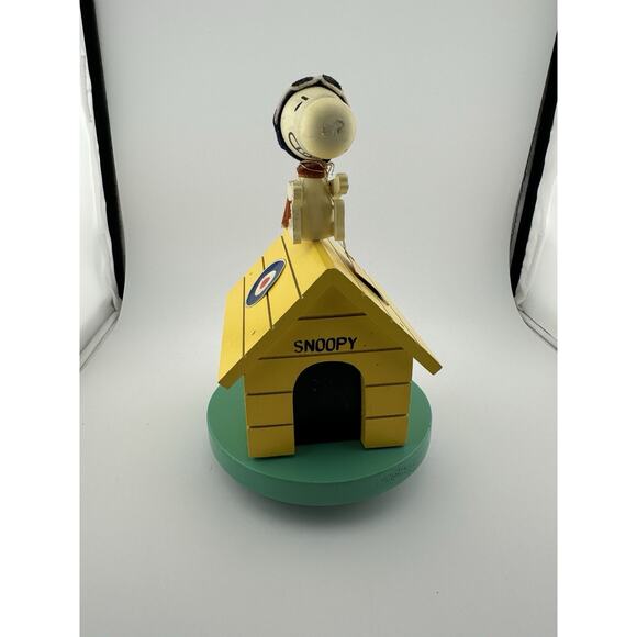 Peanuts 1968 Snoopy WWI Ace Doghouse Wooden Music Box Schmid Brothers Japan 8" - Picture 3 of 10